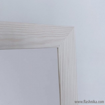 Дзеркало підлогове в дерев’яній рамі сосна біла