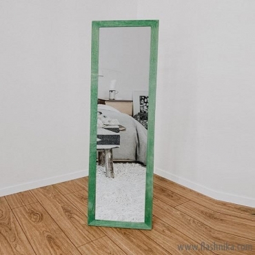 Зеркало напольное в деревянной раме зеленый