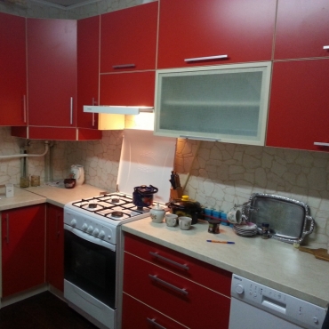 Кухня (красный/белый) индивидуальный заказ №143