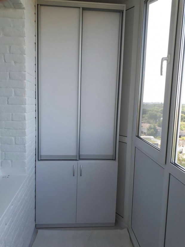 Шкаф для балкона (белый) индивидуальный заказ №216