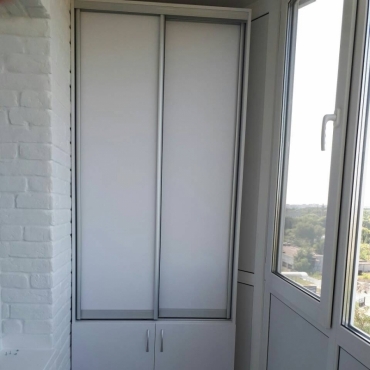 Шкаф для балкона (белый) индивидуальный заказ №216