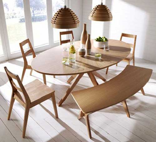 Кухонный овальный деревянный стол